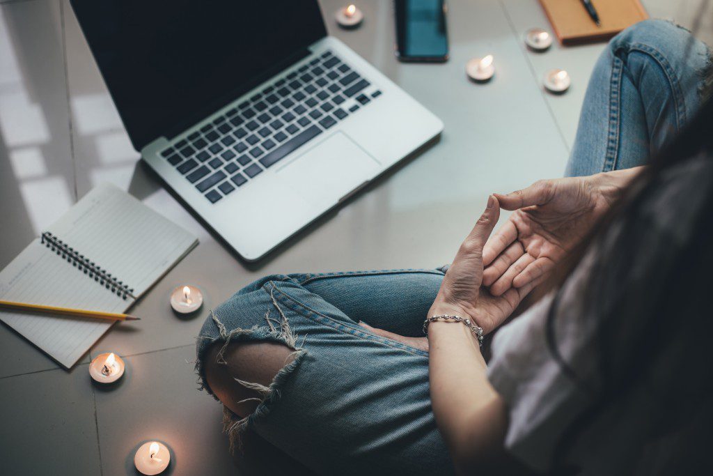 tägliche live online Meditation über Zoom